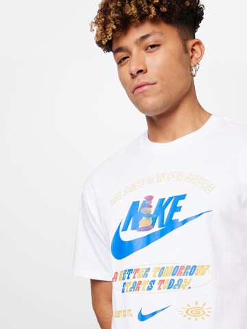 Tricou de la Nike Sportswear pe alb