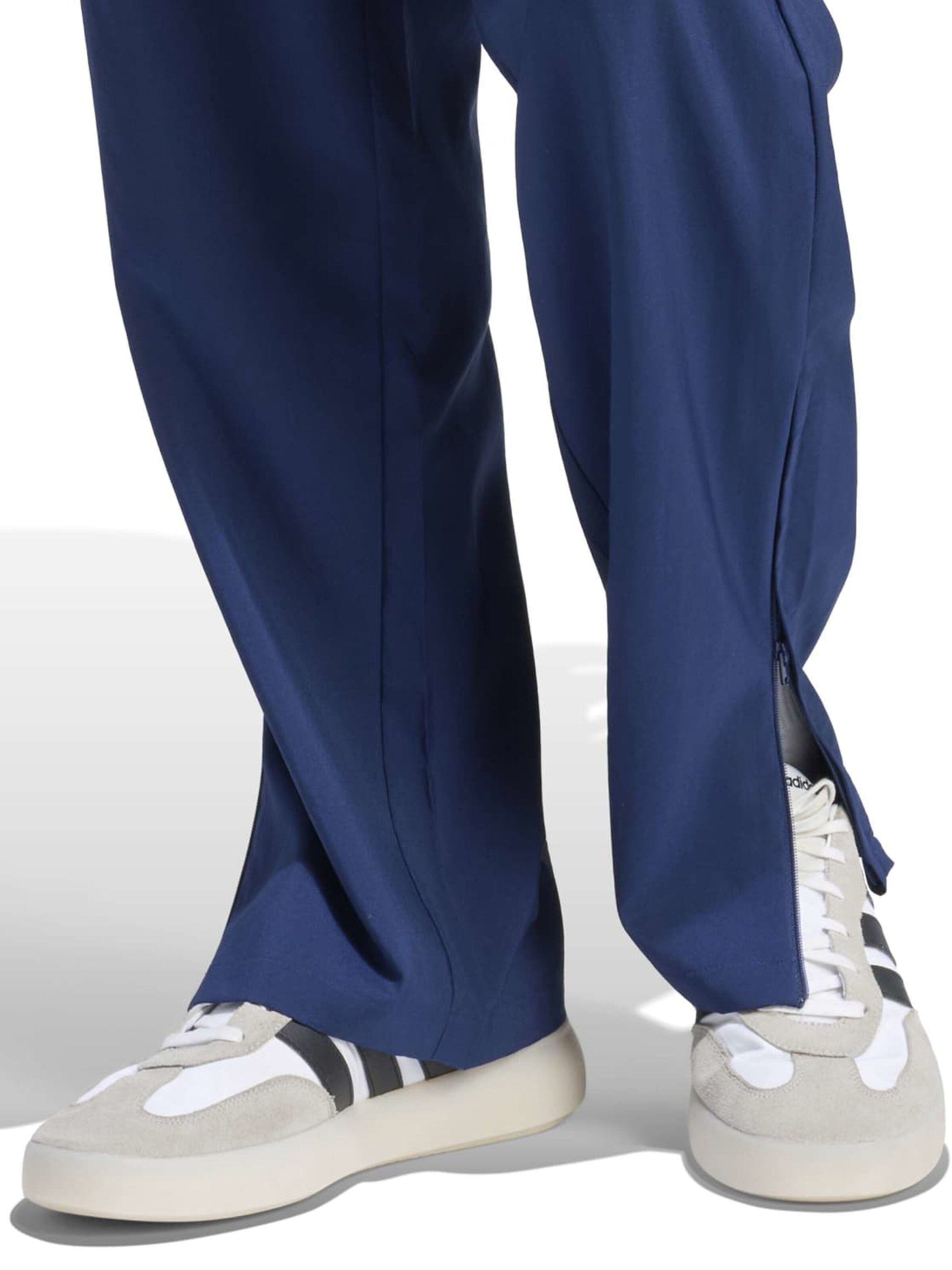 ADIDAS SPORTSWEAR Loosefit Sportovní kalhoty 'Essentials Small Logo Stanford Lite Woven Tapered Open Hem' – modrá