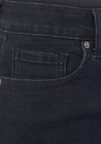 LASCANA Regular Jeans in Blau