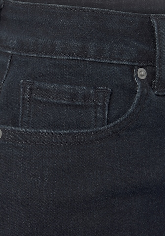 LASCANA Regular Jeans in Blau