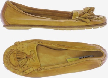 MANAS Flats & Loafers in 35 in Yellow: front