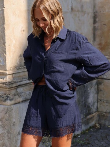 SASSYCLASSY Loosefit Hose‌‌‌‌ in Blau
