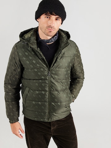 GUESS Демисезонная куртка в Зеленый: спереди