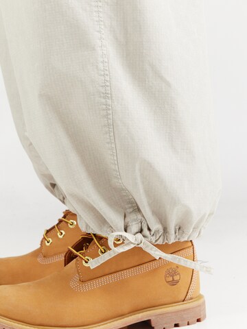 WEEKDAY Loose fit Pants in Grey