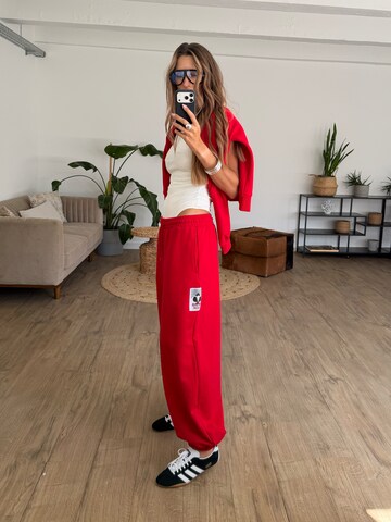 Kamila Šikl Loosefit Broek in Rood