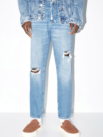 Pull&Bear Regular Jeans in Blauw: voorkant