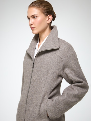 Cappotto invernale 'Zoelle' di V S P in grigio