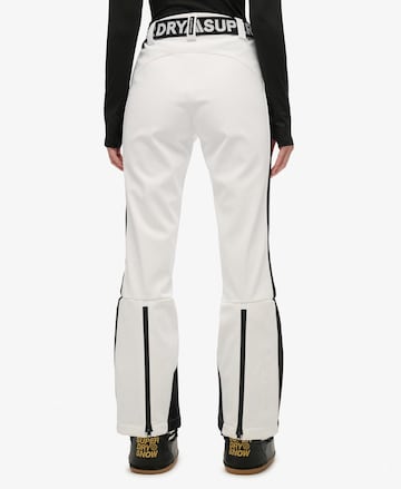 Bootcut Pantalon de sport Superdry en blanc