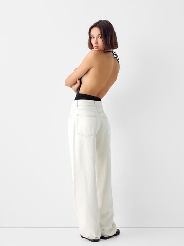 Tricou body de la Bershka pe negru