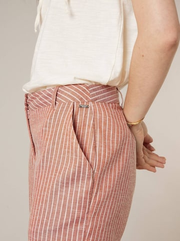 Deeluxe Regular Hose‌‌‌‌ in Rot