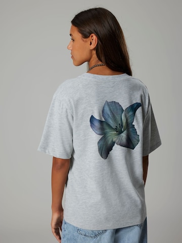 LMTD Shirt in Grey: front