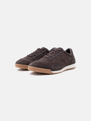 BOSS Sneaker low 'Nitan' i brun