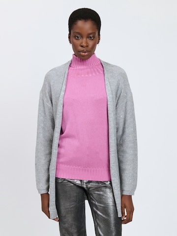Influencer Strickjacke in Grau: Vorderseite