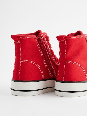 Sneaker di Next in rosso