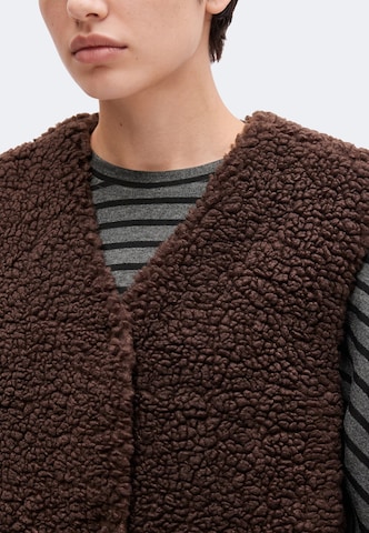 mazine Vest in Brown