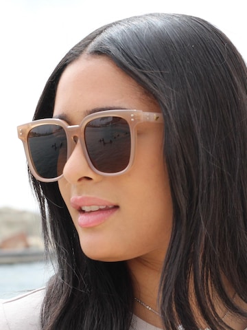 Surf Monkey Sunglasses in Brown