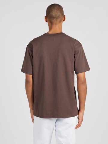 Nike Sportswear T-Shirt 'ESSENTIAL' in Braun