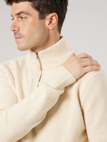 Deeluxe Pullover‌‌ in Beige
