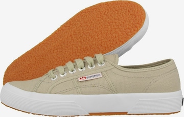 SUPERGA Matalavartiset tennarit '2750 Cotu Classic' värissä beige