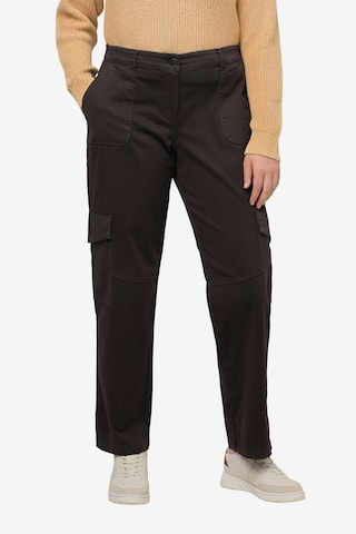 Ulla Popken Regular Cargo Pants in Black: front