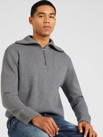 Banana Republic Sweater in Grey