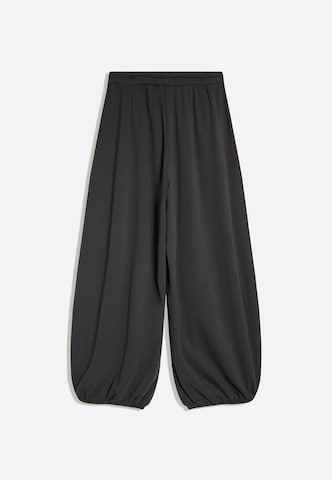 Bershka Vrečasti Hlače | siva barva