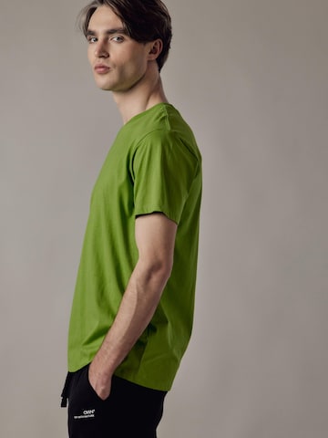 Maglietta 'Girocollo' di OWN Off With Nature in verde