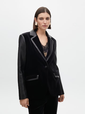 Lola Casademunt Blazers in Zwart: voorkant