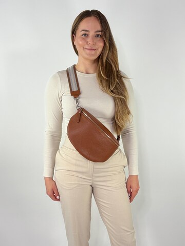 lePelou Gürteltasche 'CHIARA large' in Braun