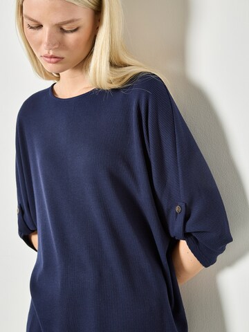 Apricot Blouse in Blue