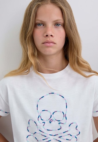 Tricou de la Scalpers pe alb