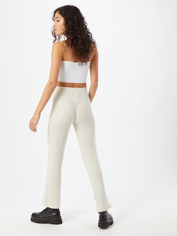 Evazați Pantaloni de la Dorothy Perkins pe bej