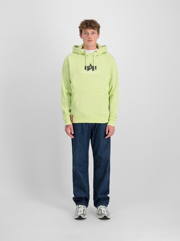 ALPHA INDUSTRIES Μπλούζα φούτερ σε κίτρινο