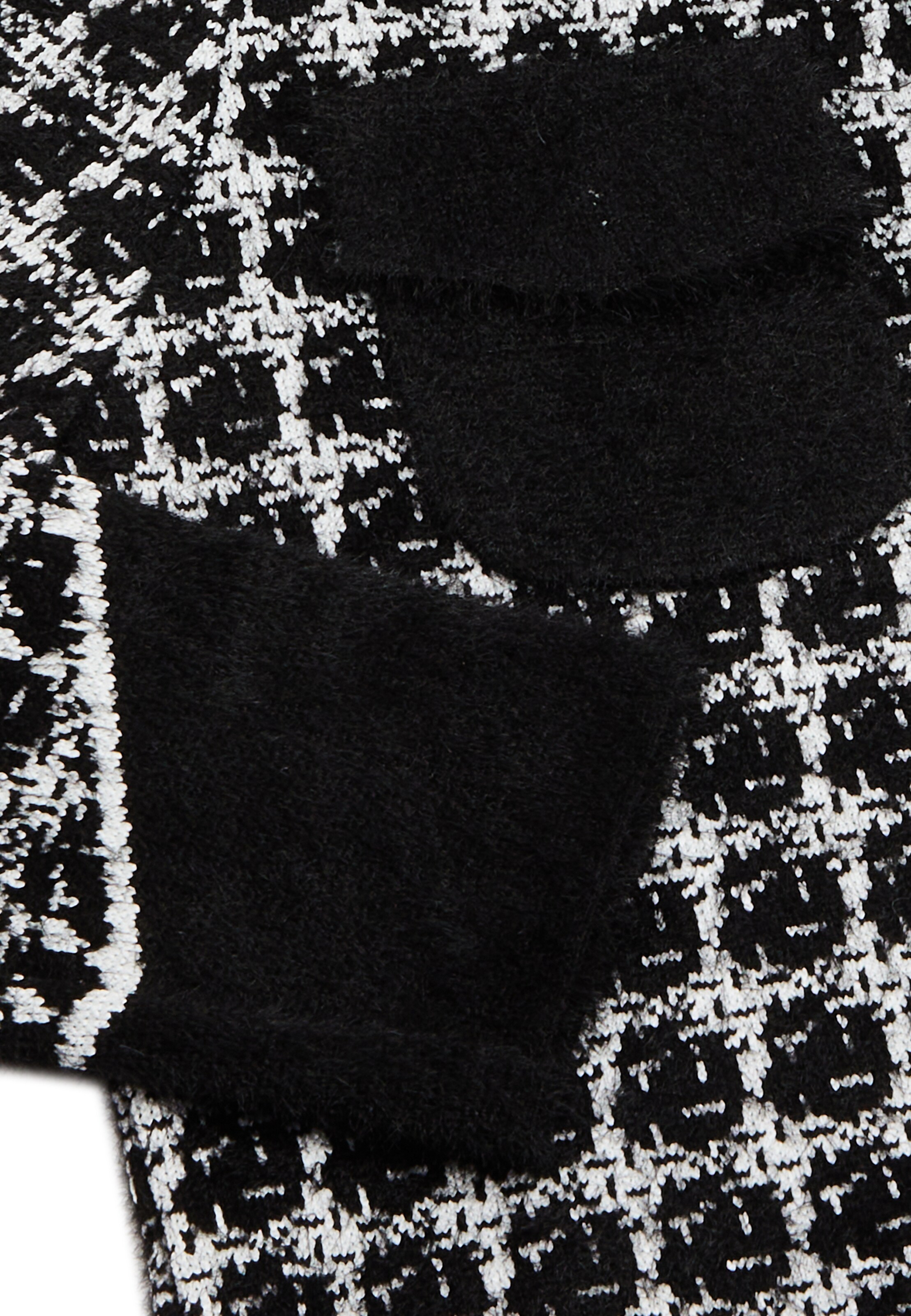 CARNEA Вязаная кофта в Черный