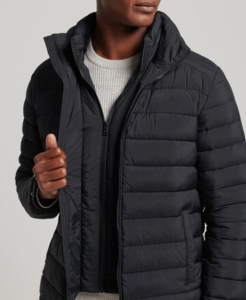 Superdry Jacke in Schwarz