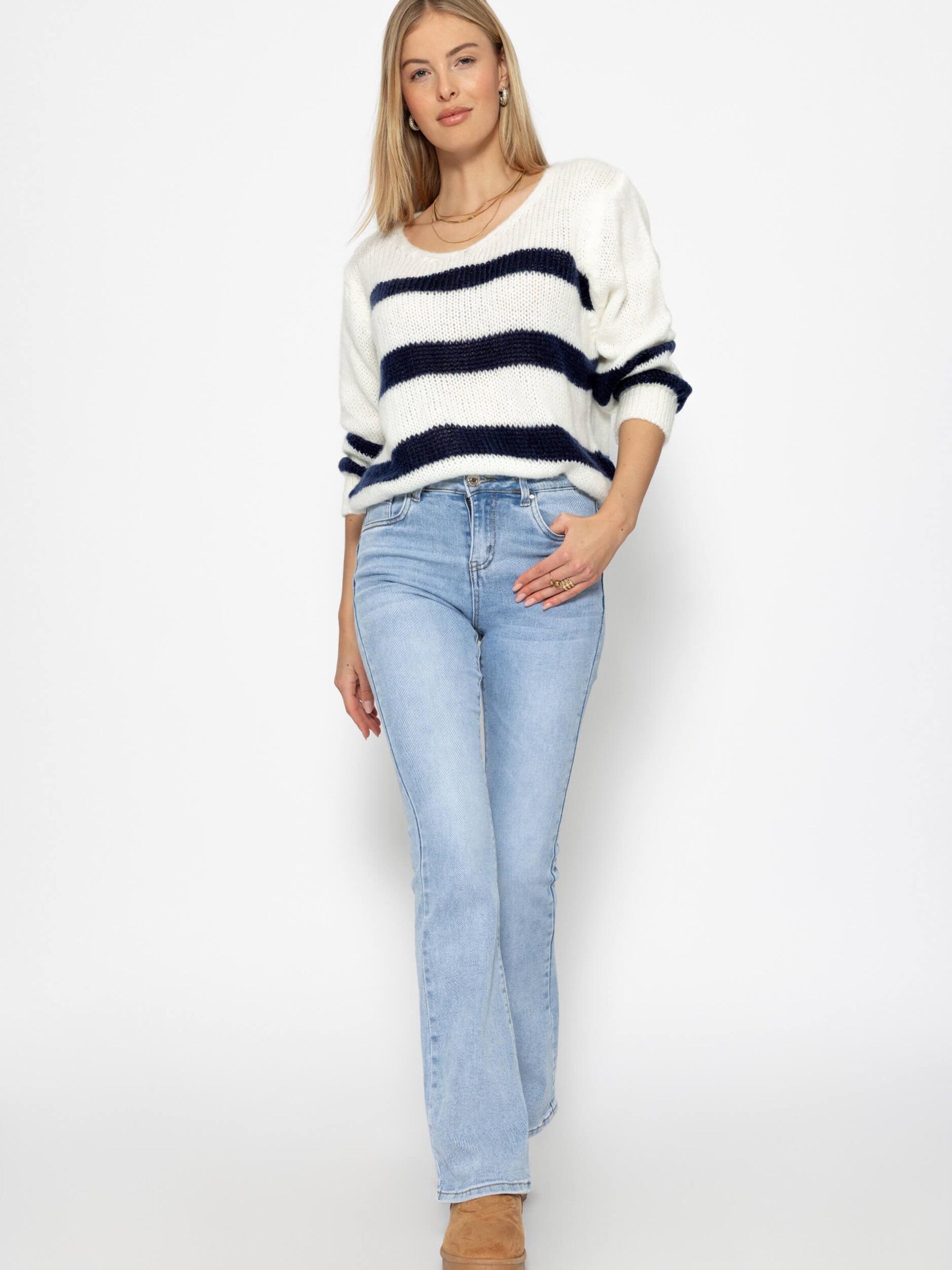 SASSYCLASSY Oversized sweater in White