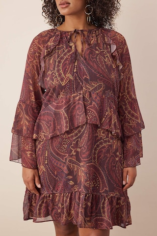 Robe Trendyol Curve en rouge