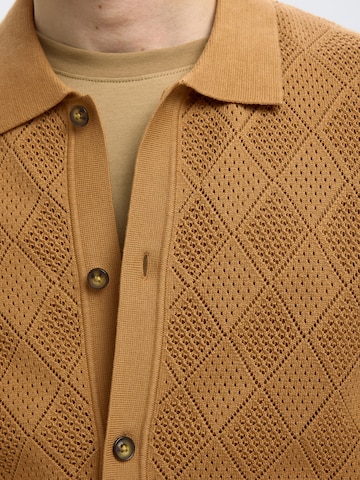 SELECTED HOMME Regular fit Gebreid vest 'SLHARCO' in Bruin