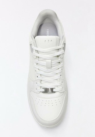 Bershka Sneaker in Weiß