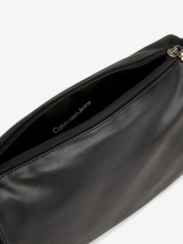 Sac à bandoulière Calvin Klein Jeans en noir