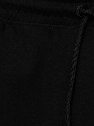 Pull&Bear Loosefit Shorts in Schwarz