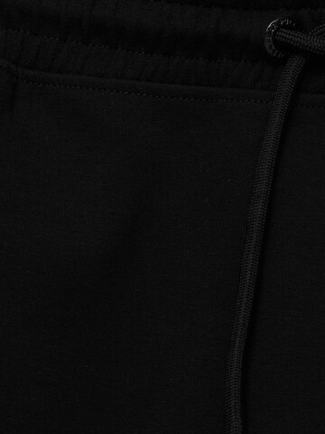 Loosefit Pantaloni di Pull&Bear in nero