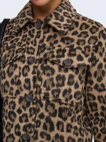 Veste mi-saison 'ONLEMILIA' ONLY en marron