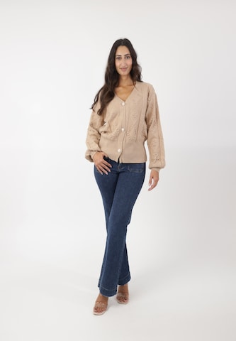 Elara Strickjacke in Braun: Vorderseite