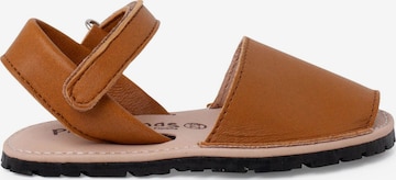 Pisamonas Sandale in Braun: Vorderseite