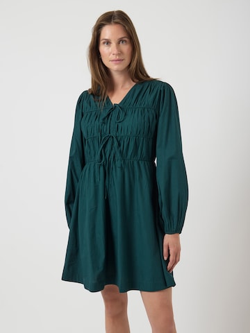 Robe 'YASEBBA' YAS en vert : devant