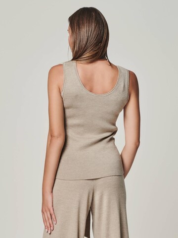 YOU LOOK PERFECT Sticktop 'TOP BLOSSOM - Geripptes Merino Top mit Rundhals' in Grau