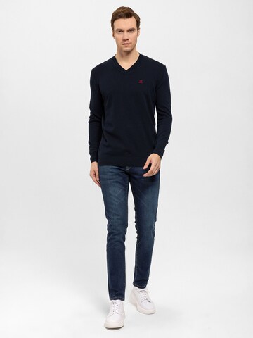 Daniel Hills Pullover in Blau