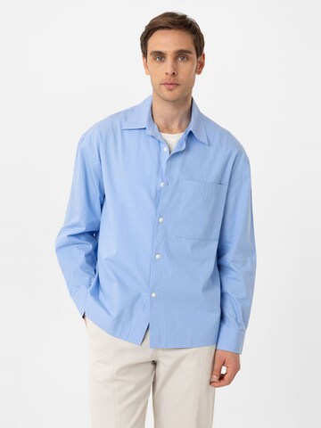 Coupe regular Chemise 'Jimin' Antioch en bleu : devant
