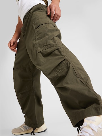 Carhartt WIP Loose fit Cargo trousers 'Jet' in Green